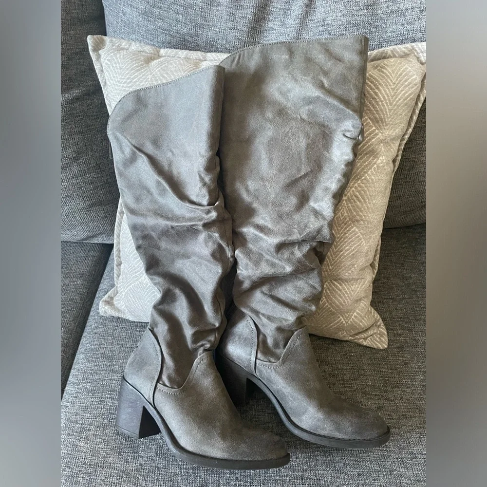 Qupid woman’s calf block heel boot size 6.5 back zip winter chic pointy toe gray - Picture 2 of 10